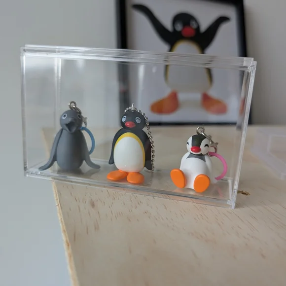 Pingu & Friends Keychain Set - Robby Pingu Pinga In Display Case (New) - Picture 2 of 4